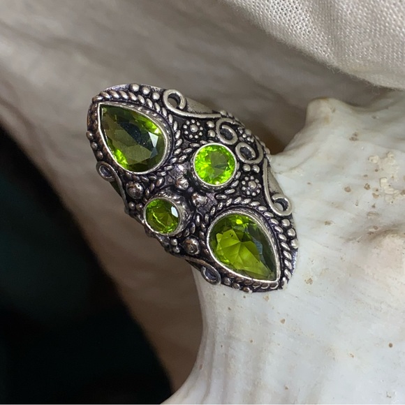 Gorgeous Peridot multi-gem cluster statement Renaissance ring - Picture 7 of 12